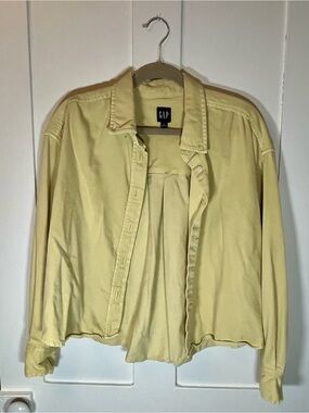 GAP Women's butter Yellow Button-Front cropped Jean Jacket